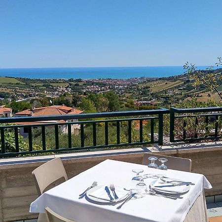 Hotel Ristorante Il Grillo Acquaviva Picena Exterior foto